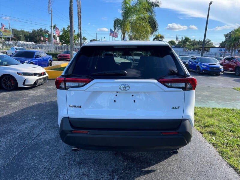 2024 Toyota RAV4 XLE