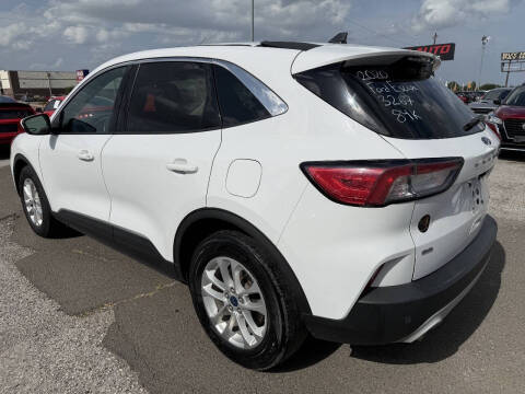 2020 Ford Escape SE