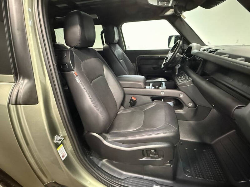 2024 Land Rover Defender 90 P400 X-Dynamic SE