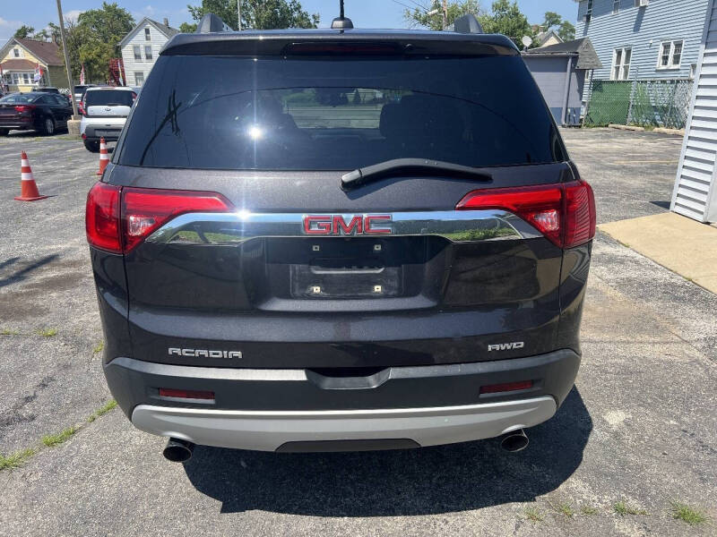2017 GMC Acadia SLE-2