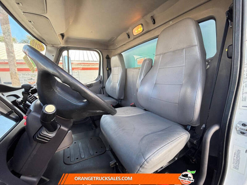 2018 Freightliner M2 106