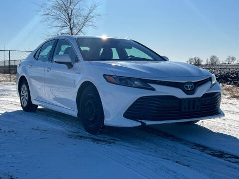 2019 Toyota Camry Hybrid for sale at DIRECT AUTO SALES in Loretto MN