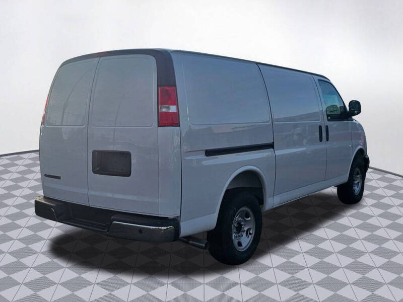 2025 Chevrolet Express 2500