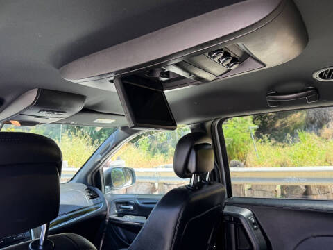 2016 Dodge Grand Caravan SXT Plus