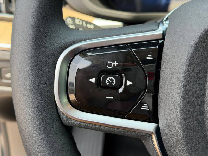 2026 Volvo XC60 B5 Core