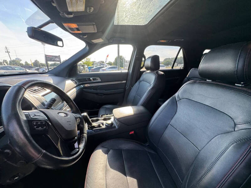 2017 Ford Explorer Sport