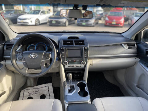 2013 Toyota Camry Hybrid LE
