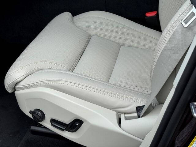 2026 Volvo XC60 T8 Ultra