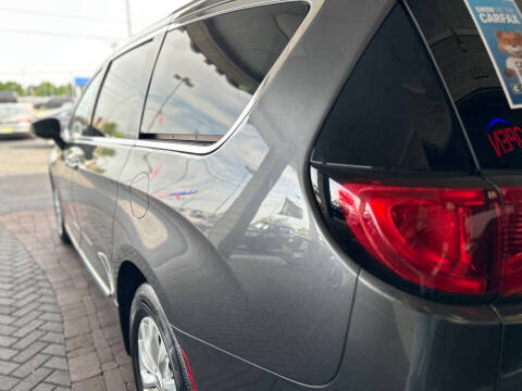 2019 Chrysler Pacifica Touring L