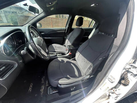 2013 Chrysler 200 Touring
