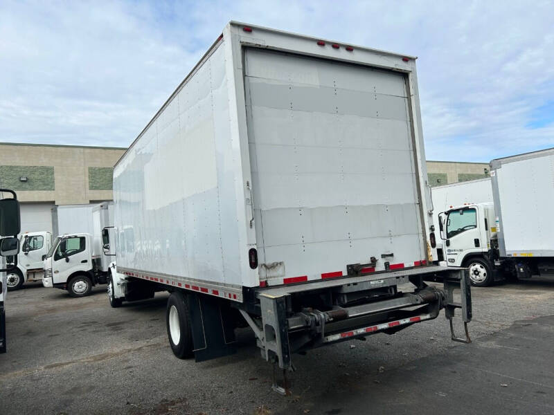 2018 Freightliner M2 106