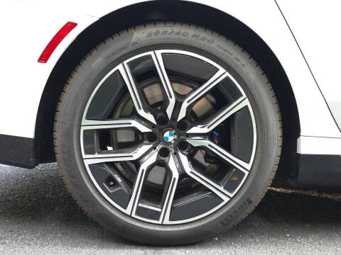 2023 BMW 7 Series 740i