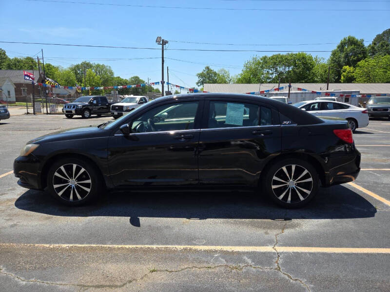 2013 Chrysler 200 Limited's photo