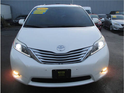 2015 Toyota Sienna Limited Premium 7-Passenger
