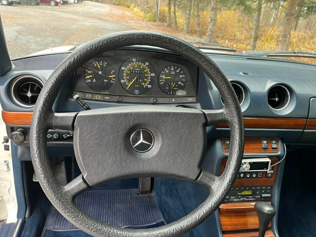 1985 Mercedes-Benz 300-Class 49