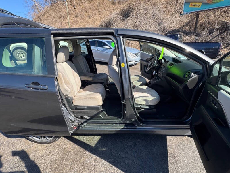 2013 Mazda MAZDA5 Touring
