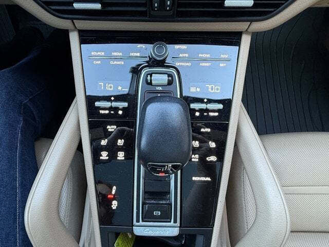 2022 Porsche Cayenne E-Hybrid Platinum Edition