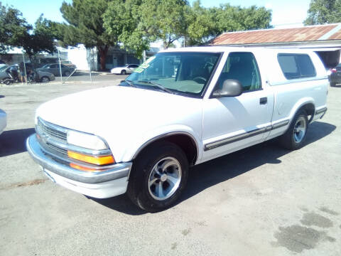 1998 Chevrolet S-10 for sale at Larry's Auto Sales Inc. in Fresno CA