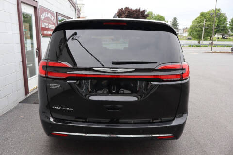 2025 Chrysler Pacifica Select