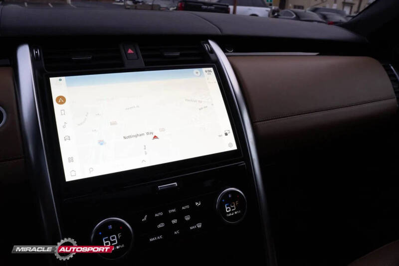 2022 Land Rover Discovery P300 S