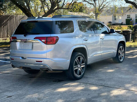 2017 GMC Acadia Denali