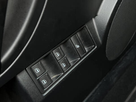 2009 Volkswagen New Beetle Convertible Blush Edition PZEV