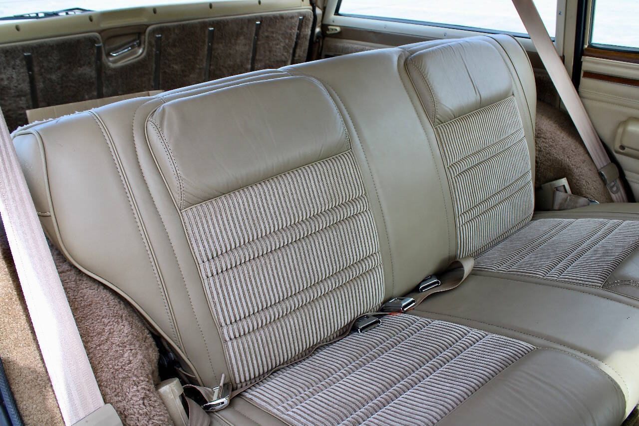 1989 Jeep Grand Wagoneer 80