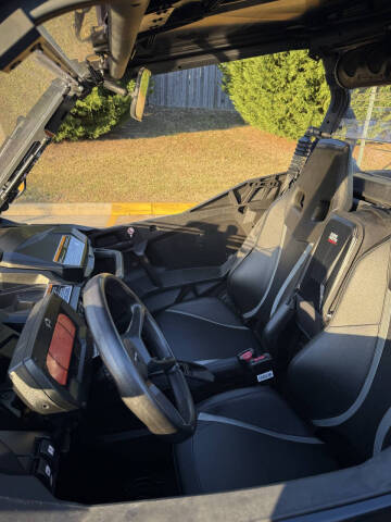 2023 Can-Am Commander XT