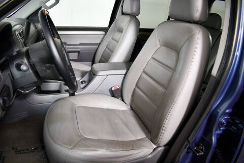 2004 Ford Explorer XLT