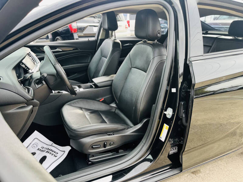 2019 Buick Regal Sportback Essence