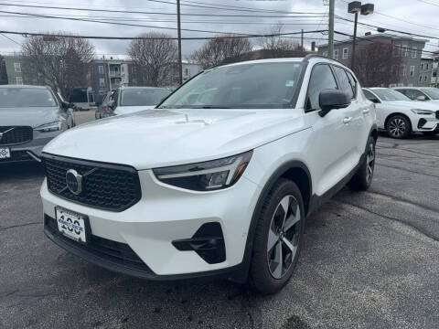 2024 Volvo XC40 B5 Plus Dark Theme