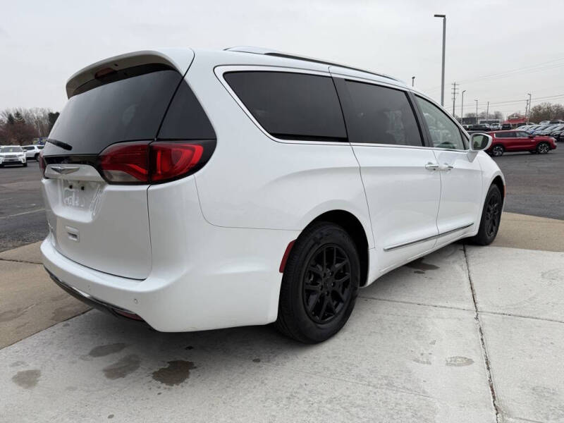 2020 Chrysler Pacifica Touring L