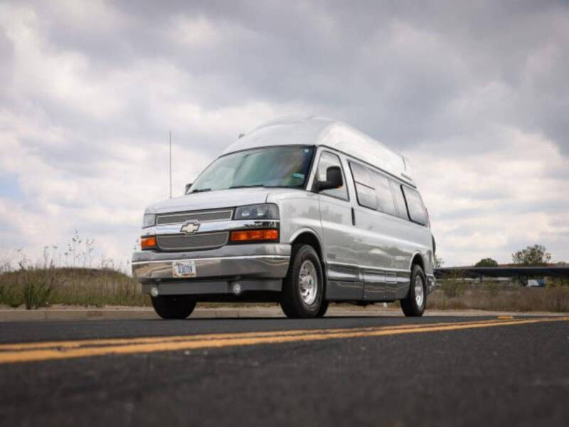 2010 Chevrolet Express Cargo Work Van's photo