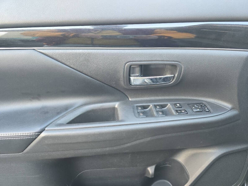 2019 Mitsubishi Outlander SE