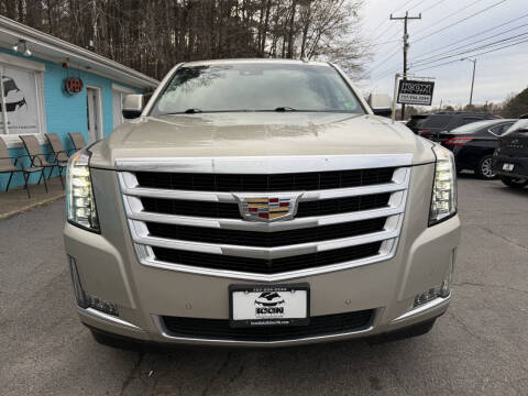 2016 Cadillac Escalade Luxury Collection