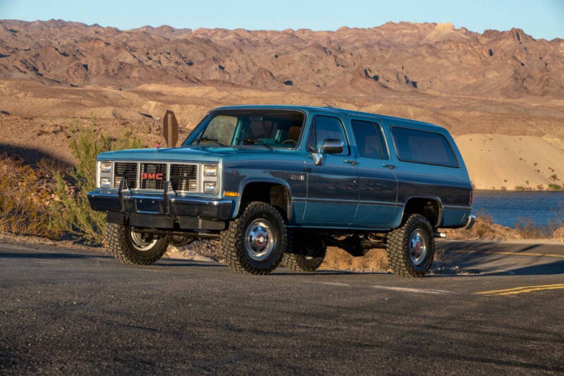 1987 GMC Suburban's photo
