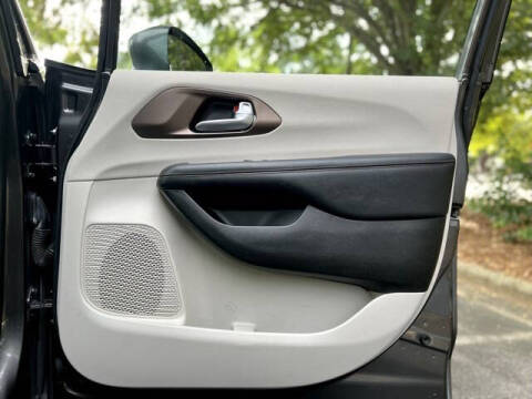 2017 Chrysler Pacifica Touring-L