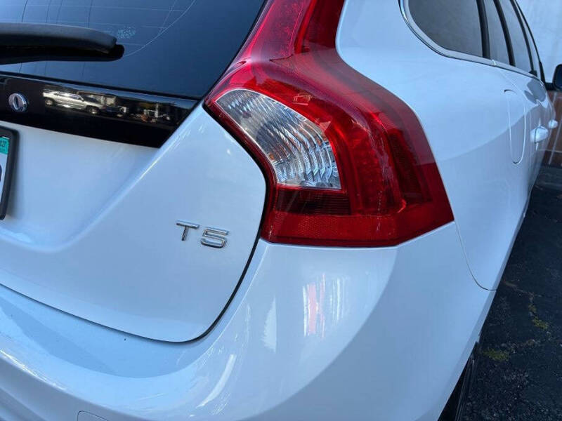 2015 Volvo V60 T5 Drive-E Premier
