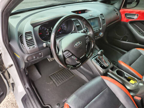 2017 Kia Forte5 SX