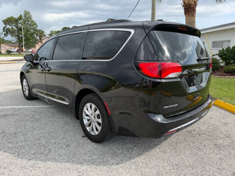 2017 Chrysler Pacifica Touring Plus