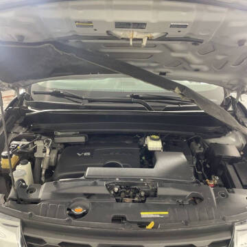 2017 Nissan Pathfinder SV