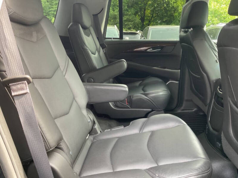 2017 Cadillac Escalade Luxury