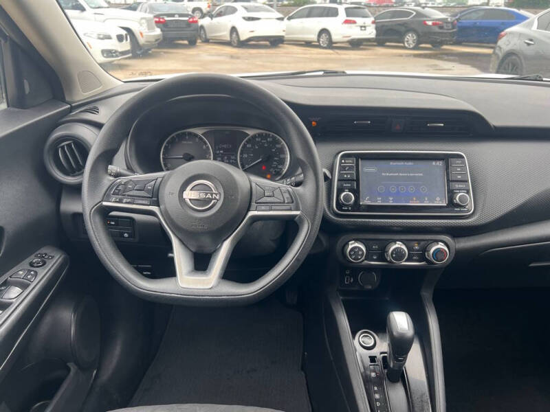 2022 Nissan Kicks S