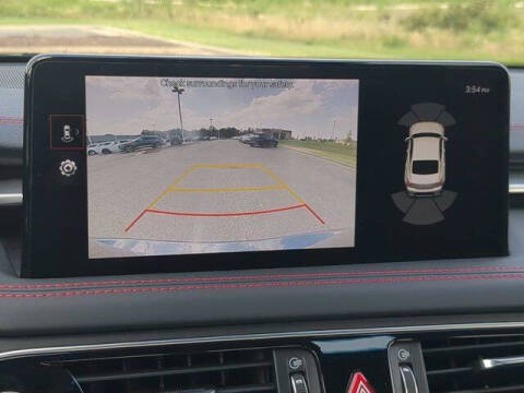 2023 Genesis G70