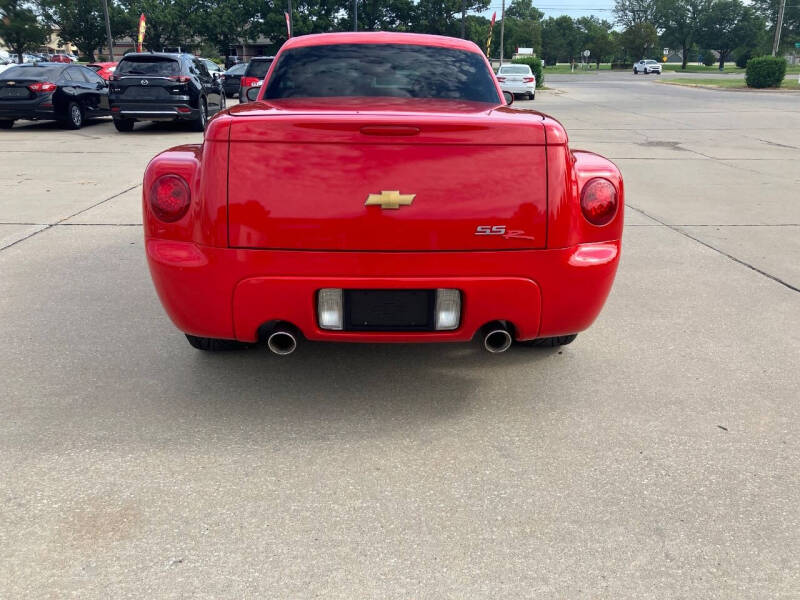 2004 Chevrolet SSR LS