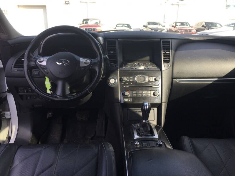 2010 INFINITI FX 35 photo 36