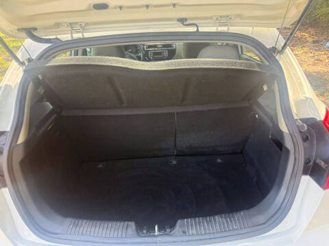 2016 Kia Rio 5-Door LX