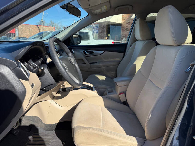 2016 Nissan Rogue SV