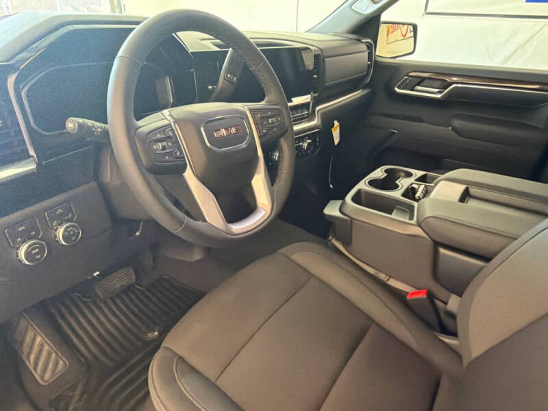 2026 GMC Sierra 1500 Elevation Standard