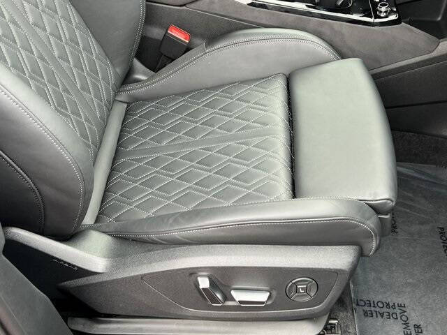 2025 Audi SQ6 e-tron quattro Prestige